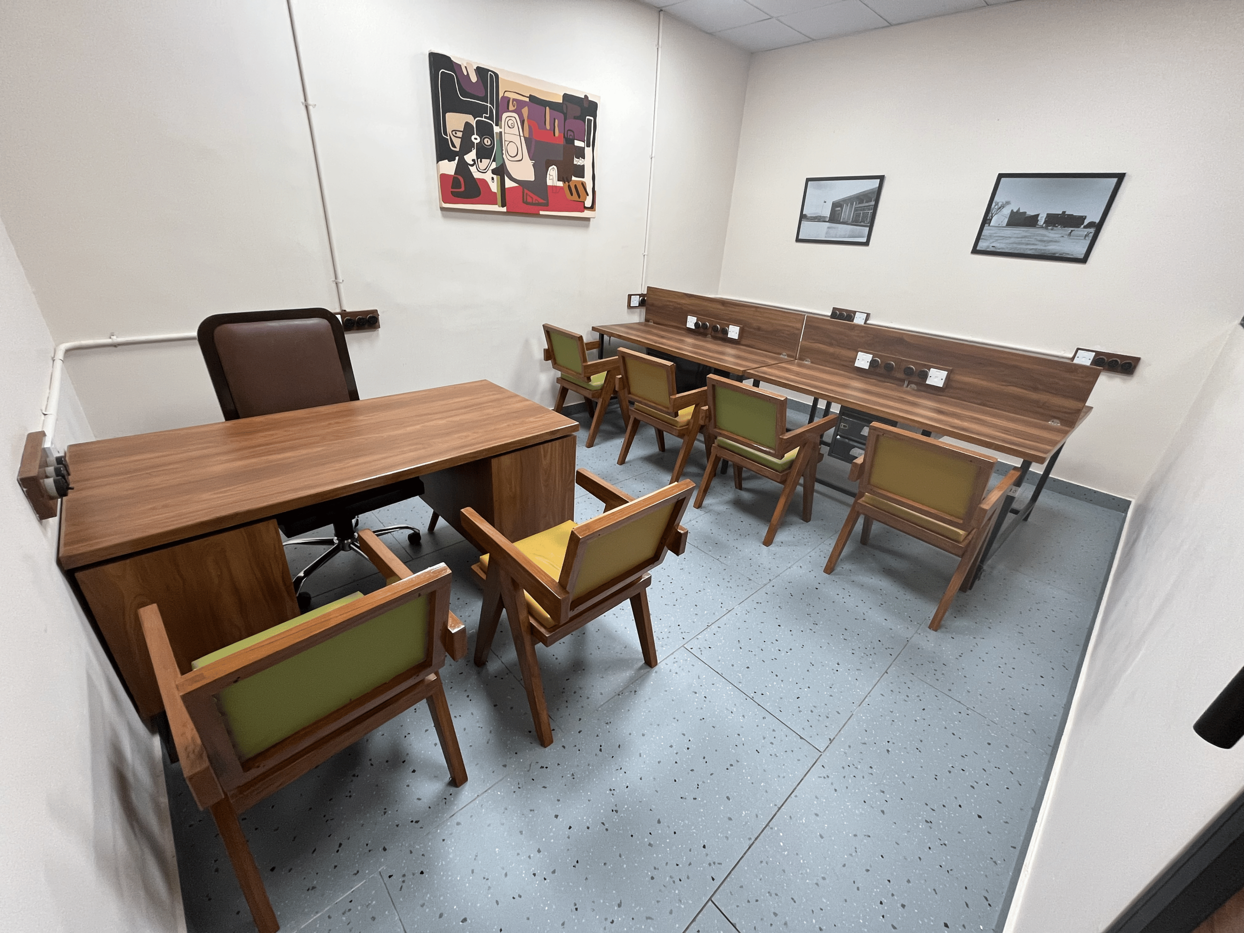 12 seater conference room sector 17 chandigarh